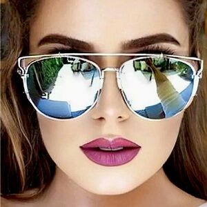 Betsey Johnson Sunnies . New. Cat eye polarised 100% uv protection  .